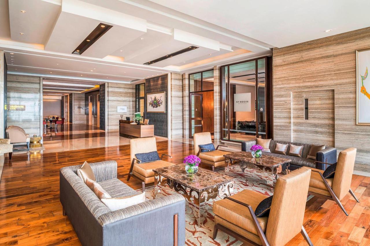 Hotel The St. Regis Bombay Exterior foto The Club Lounge at the Westin Mumbai International Airport