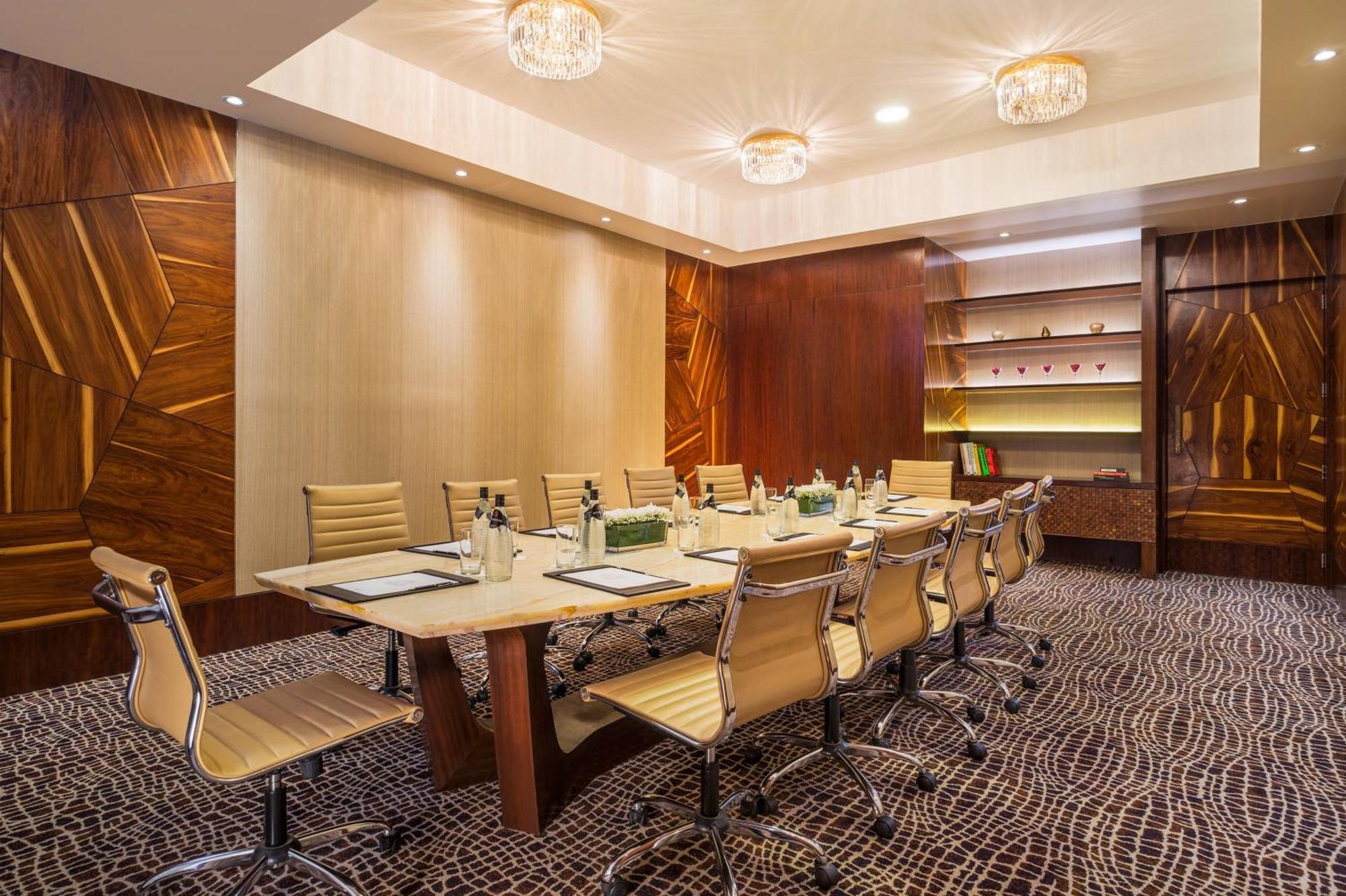 Hotel The St. Regis Bombay Exterior foto Meeting room at the hotel