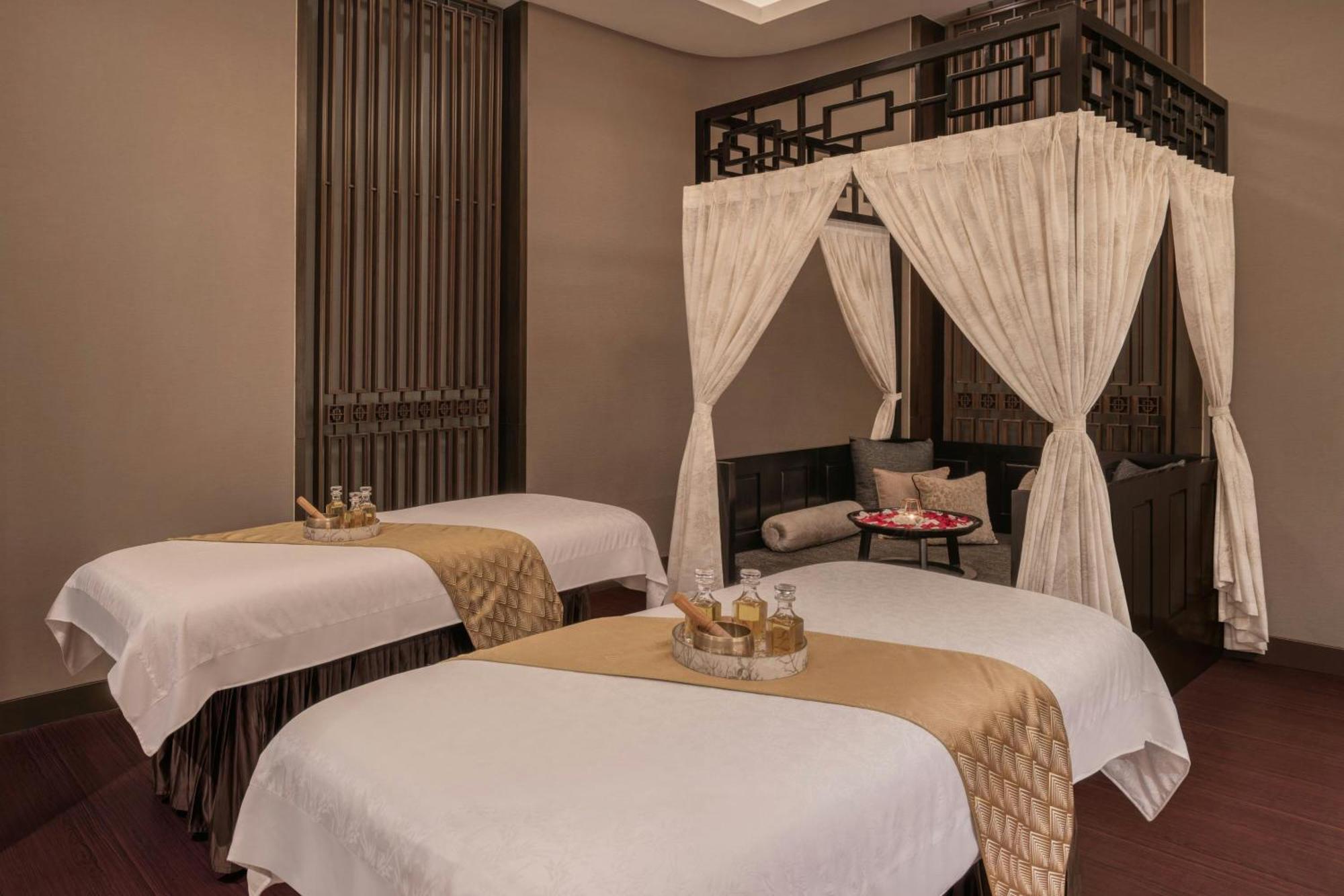 Hotel The St. Regis Bombay Exterior foto A spa treatment room at the Royal Spa