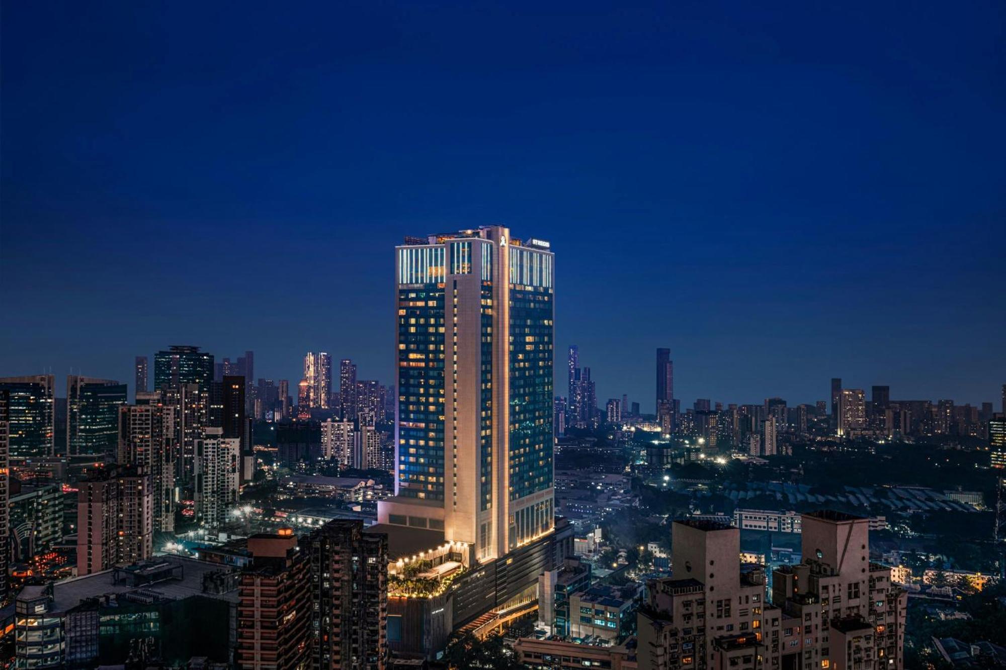 Hotel The St. Regis Bombay Exterior foto The hotel at night